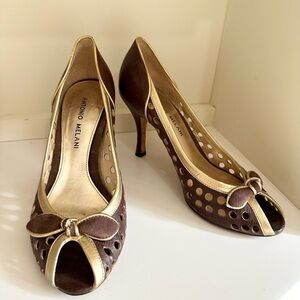 Antonio Melani Brown and Gold Open Toed Pumps size 5M